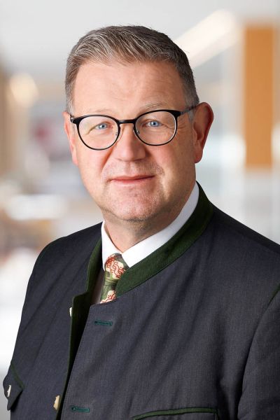Jakob Kabas, MAS MBA